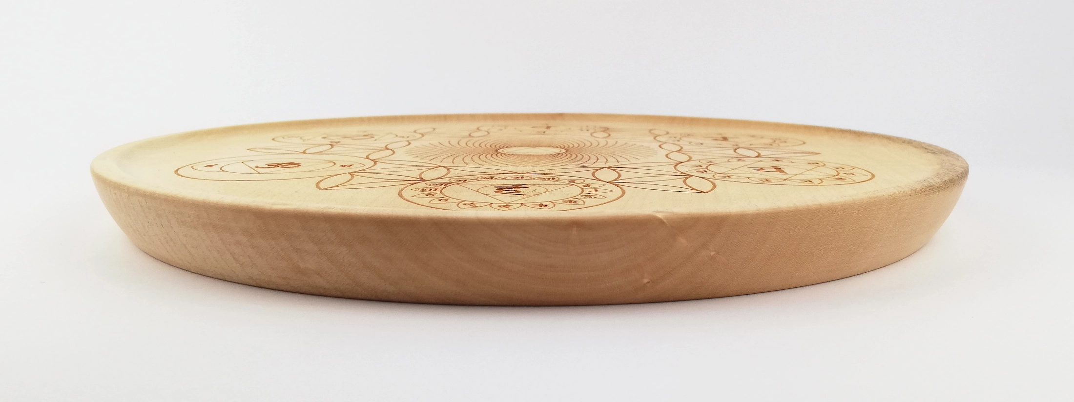 All chakras on one big plate (30cm/11.8in in diameter), bottom.