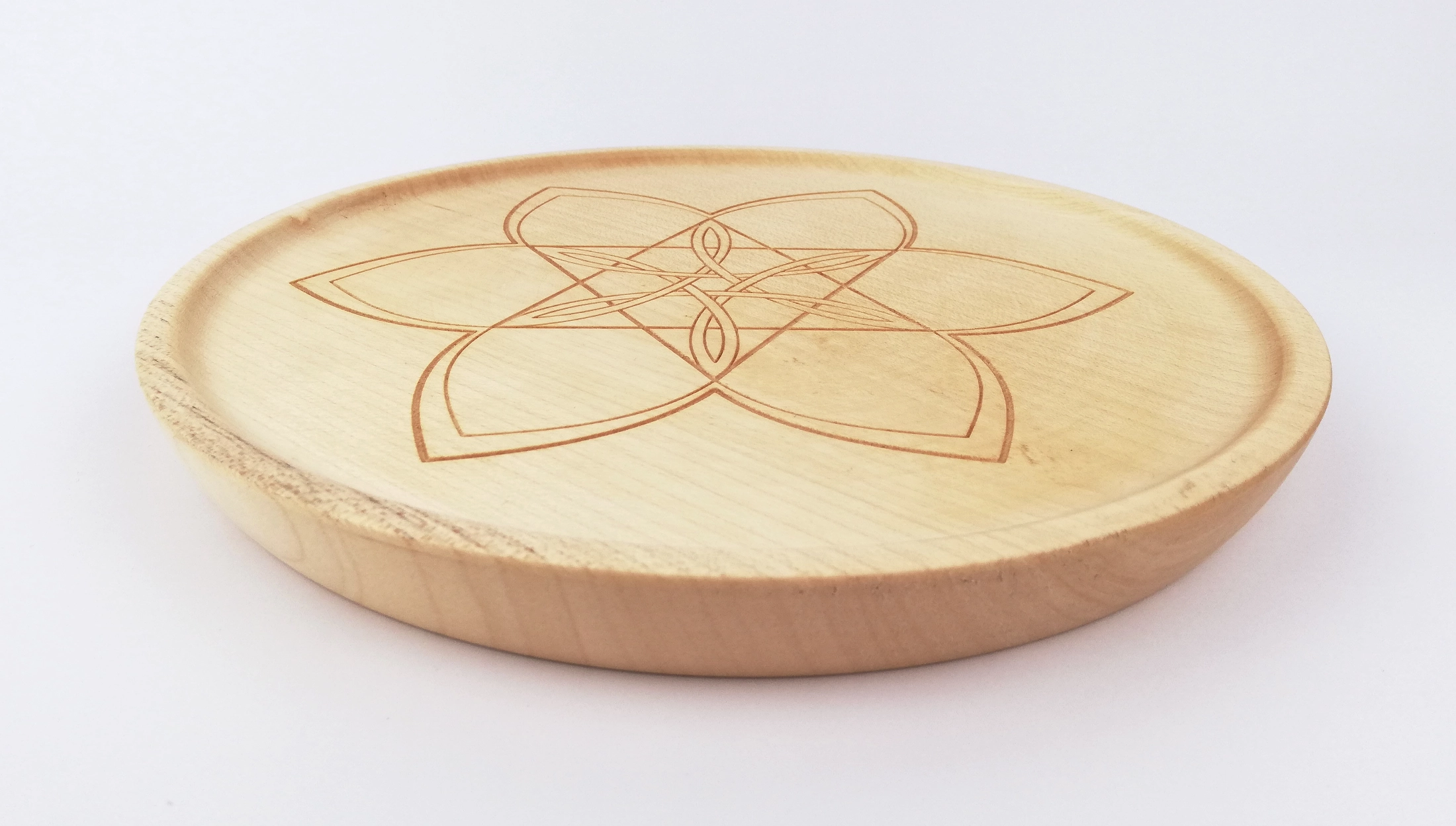 Hexagram (version 2) on a middle plate (24cm/9.4in in diameter), side.