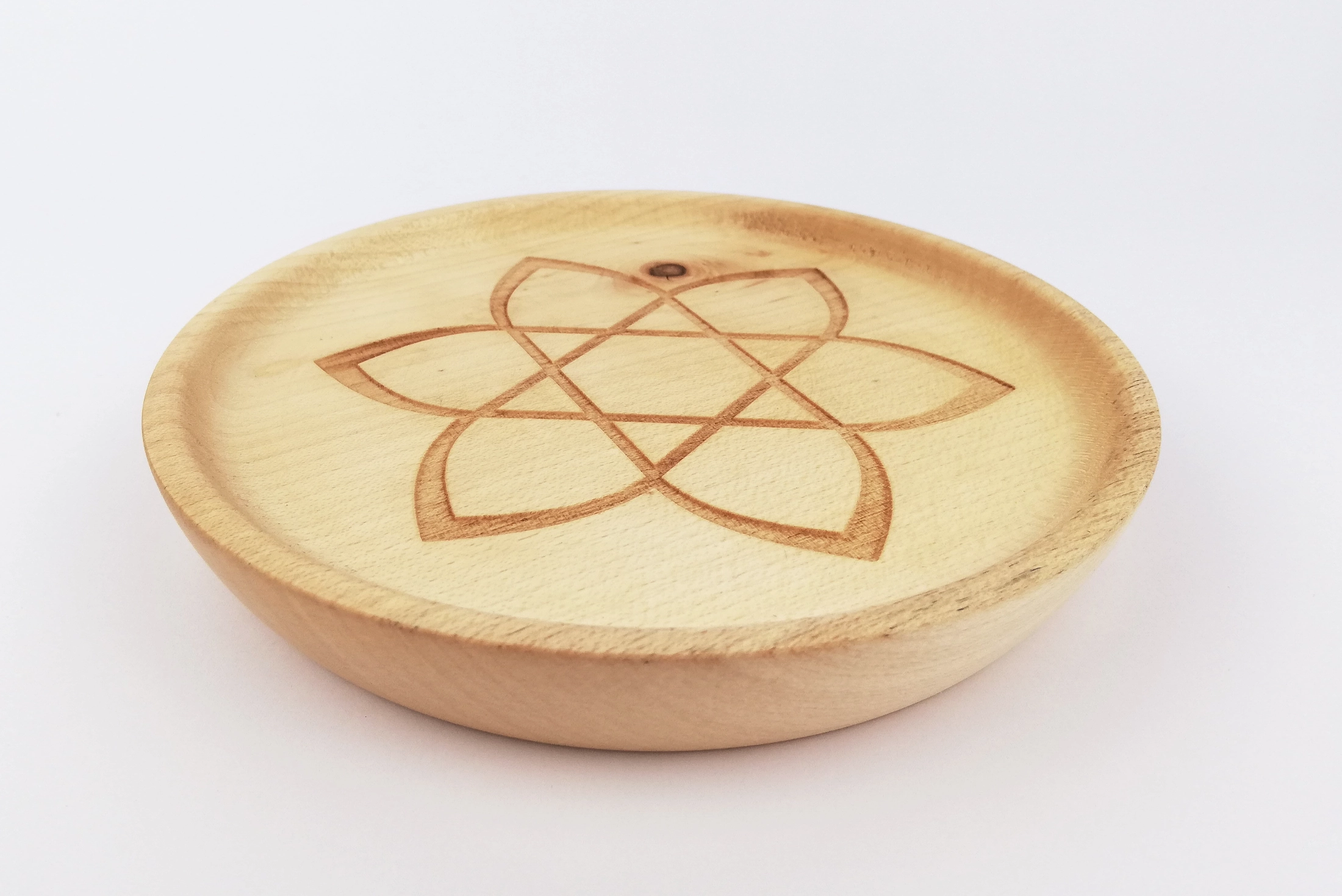Hexagram (version 1) on a small plate (16cm/6.3in in diameter), side.